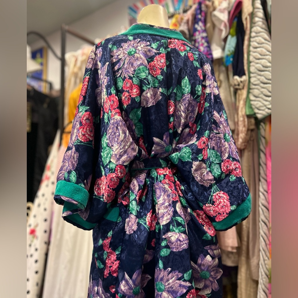 Vintage Terry Interior Robe - Picture 12 of 14